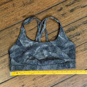 Lululemon Energy bra size 10 Black and White Patterned Sports Bra